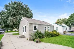 181 Walton Ave, Waukesha, WI 53186 - Photo 18