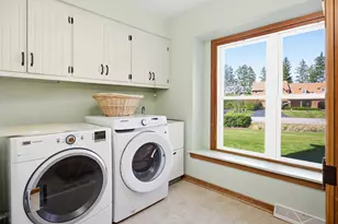 1515 W De La Warr Circle, Mequon, WI 53092 - Photo 14