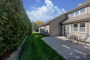 1515 W De La Warr Circle, Mequon, WI 53092 - Photo 28