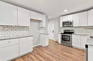 134 N Orchard St, Thiensville, WI 53092 - Photo 6