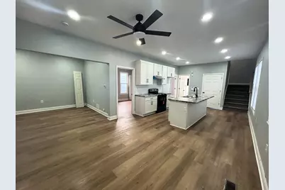 3018 N Dr Lester Carter Dr, Milwaukee, WI 53206 - Photo 2