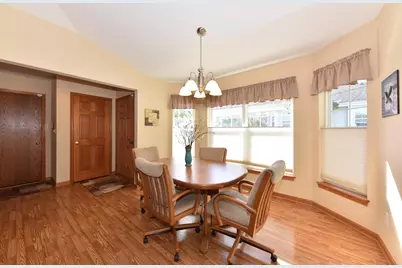 N96W14172  Knollcrest Cir #21-1, Germantown, WI 53022 - Photo 10