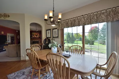 6045 S Pembrook Ct, New Berlin, WI 53151 - Photo 14