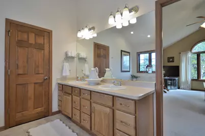 6045 S Pembrook Ct, New Berlin, WI 53151 - Photo 22