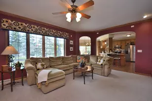 6045 S Pembrook Ct, New Berlin, WI 53151 - Photo 8
