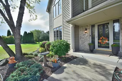 6045 S Pembrook Ct, New Berlin, WI 53151 - Photo 2