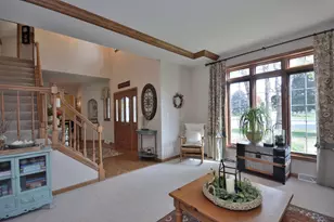 6045 S Pembrook Ct, New Berlin, WI 53151 - Photo 4