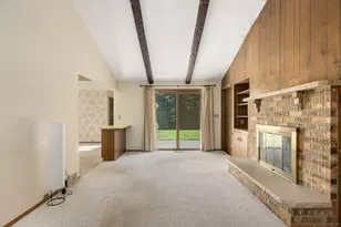 7143 Horizon Dr, Greendale, WI 53129 - Photo 8