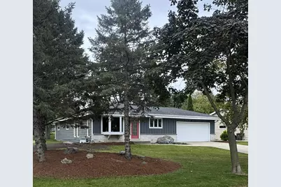 7721  Bur Oak Dr, Franklin, WI 53132 - Photo 2