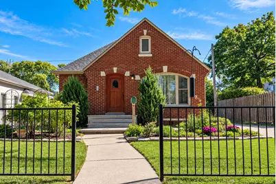 4914 N Newhall St, Whitefish Bay, WI 53217 - Photo 1