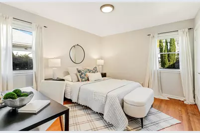4914 N Newhall St, Whitefish Bay, WI 53217 - Photo 8