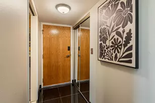 1707 N Prospect Ave, Milwaukee, WI 53202 - Photo 18