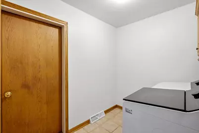 9175 S Patricia Blvd, Oak Creek, WI 53154 - Photo 14