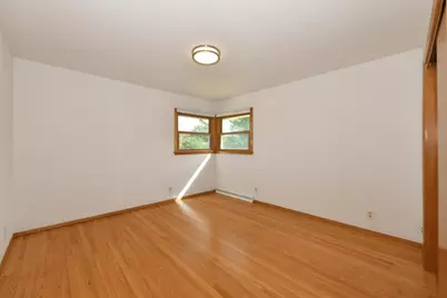 5152  Maplewood Dr, Greendale, WI 53129 - Photo 20