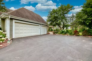19865 Foxkirk Ct, Brookfield, WI 53045 - Photo 52