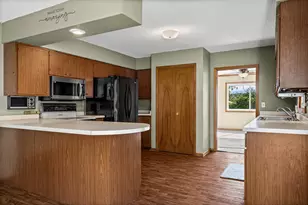 705 2nd St, La Crescent, MN 55947 - Photo 2