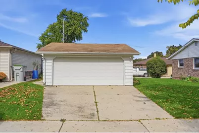 7708 W Tripoli Ave, Milwaukee, WI 53220 - Photo 32