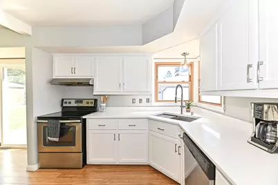 5240 S 116th St, Hales Corners, WI 53130 - Photo 12