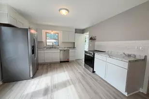 2308 W Lawn Ave, Racine, WI 53405 - Photo 8