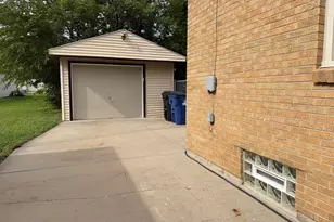 2308 W Lawn Ave, Racine, WI 53405 - Photo 20