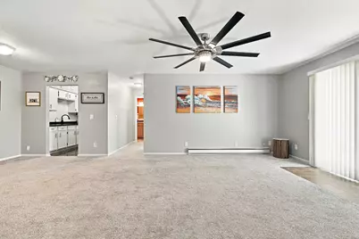 637  Westridge Dr #8, West Bend, WI 53095 - Photo 2