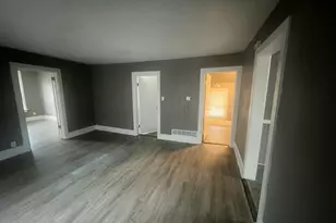 2630 N 24th Pl, Milwaukee, WI 53206 - Photo 8