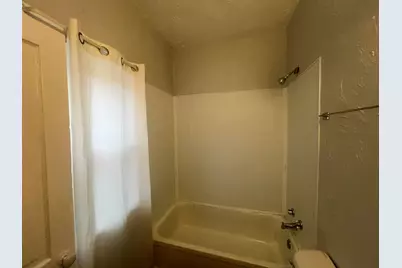 2439A N Dr William Finlayson St, Milwaukee, WI 53212 - Photo 26