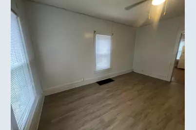 2439A N Dr William Finlayson St, Milwaukee, WI 53212 - Photo 6