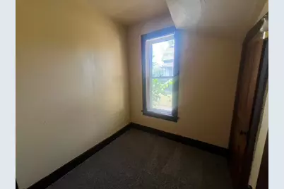 2441 N Dr William Finlayson St, Milwaukee, WI 53212 - Photo 20