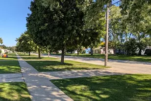 4467 S Pennsylvania Ave, Saint Francis, WI 53235 - Photo 12