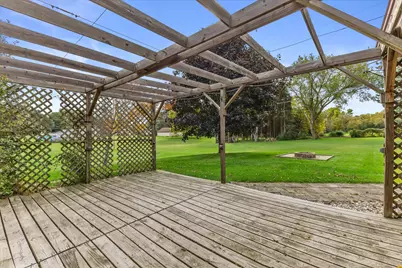 8011  Clinton Ln, Racine, WI 53406 - Photo 10
