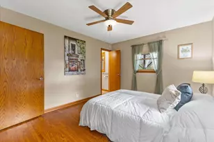 8011 Clinton Ln, Racine, WI 53406 - Photo 28