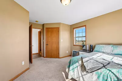 W197N16873  Stonewall Dr, Jackson, WI 53037 - Photo 16