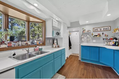 3525  Sheridan Rd, Racine, WI 53403 - Photo 8
