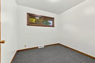 8805 W Bender Ave, Milwaukee, WI 53225 - Photo 16