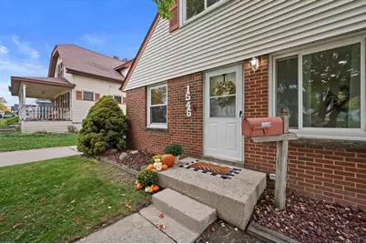 1546 S 93rd St, West Allis, WI 53214 - Photo 4