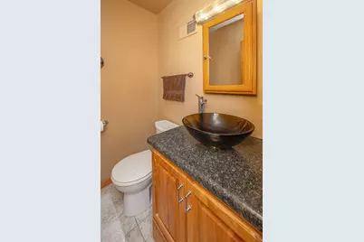 8373 S 35th St, Franklin, WI 53132 - Photo 12