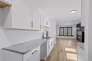 2925 S 7th St, Milwaukee, WI 53215 - Photo 8