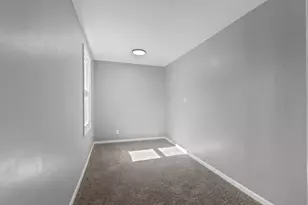 2925 S 7th St, Milwaukee, WI 53215 - Photo 14