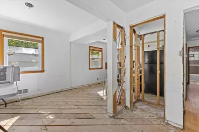 7639 W Palmetto Ave, Milwaukee, WI 53218 - Photo 10
