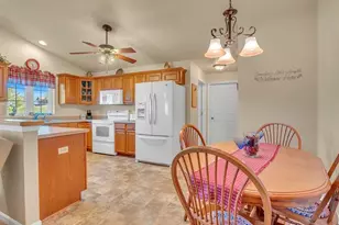 606 Danube Ct, Sheboygan Falls, WI 53085 - Photo 10
