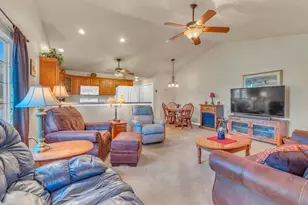 606 Danube Ct, Sheboygan Falls, WI 53085 - Photo 4