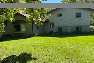 W264S3768 Lawrence Ln, Waukesha, WI 53189 - Photo 6