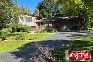W264S3768 Lawrence Ln, Waukesha, WI 53189 - Photo 2
