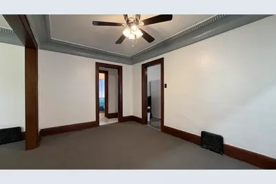2210 S 71st St #2212, West Allis, WI 53219 - Photo 10