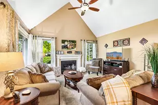 13530 W Fountain Ct, New Berlin, WI 53151 - Photo 8