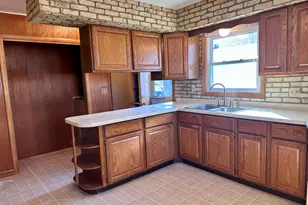 2758 S 58th St, Milwaukee, WI 53219 - Photo 6