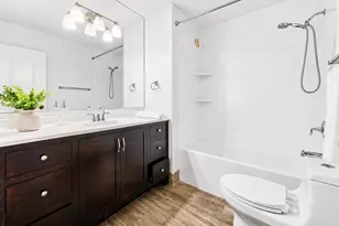 1660 N Prospect Ave, Milwaukee, WI 53202 - Photo 16