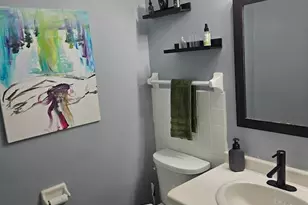 8022 W Manor Cir, Milwaukee, WI 53223 - Photo 4