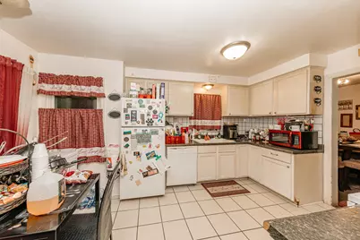 5526 W Thurston Ave, Milwaukee, WI 53218 - Photo 6